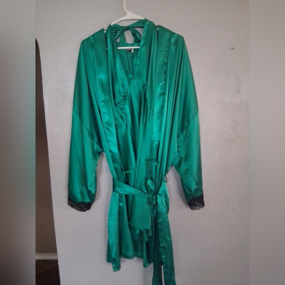 Fedricks Of Hollywood Belted Satin Emrald Green Lace Robe And Nightgown Set 2X